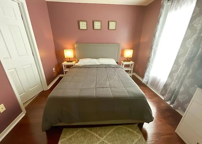 Cozy Oasis Near Disney! 4 Bedroom 3 Bath Townhouse!