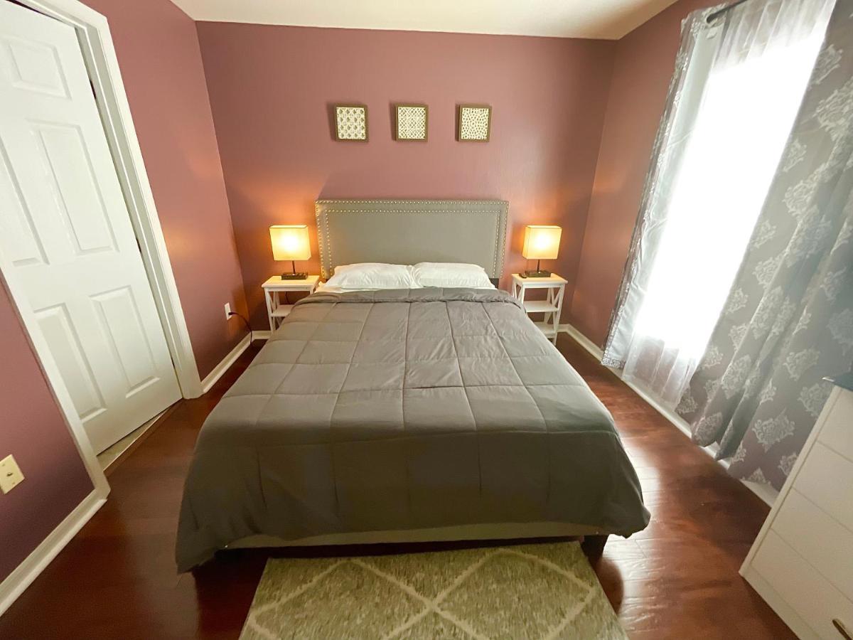 Holiday home Cozy Oasis Near Disney! 4 Bedroom 3 Bath Townhouse!
