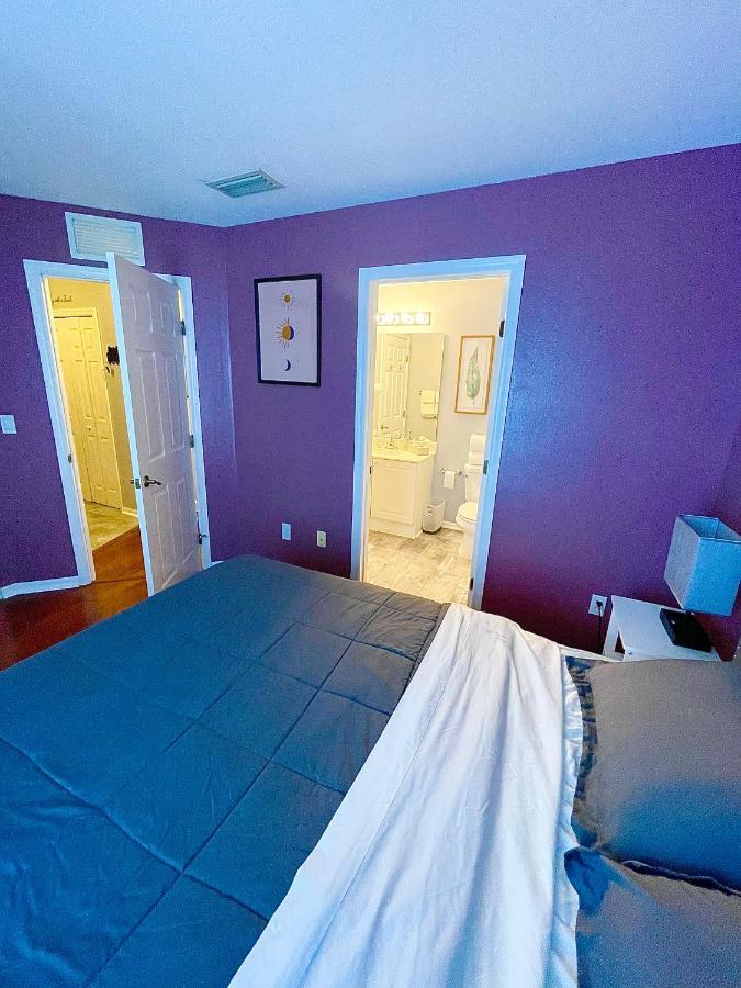 Cozy Oasis Near Disney! 4 Bedroom 3 Bath Townhouse! Kissimmee