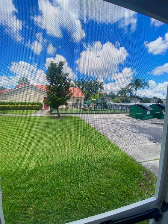 Cozy Oasis Near Disney! 4 Bedroom 3 Bath Townhouse!