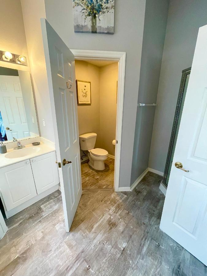 Cozy Oasis Near Disney! 4 Bedroom 3 Bath Townhouse! *