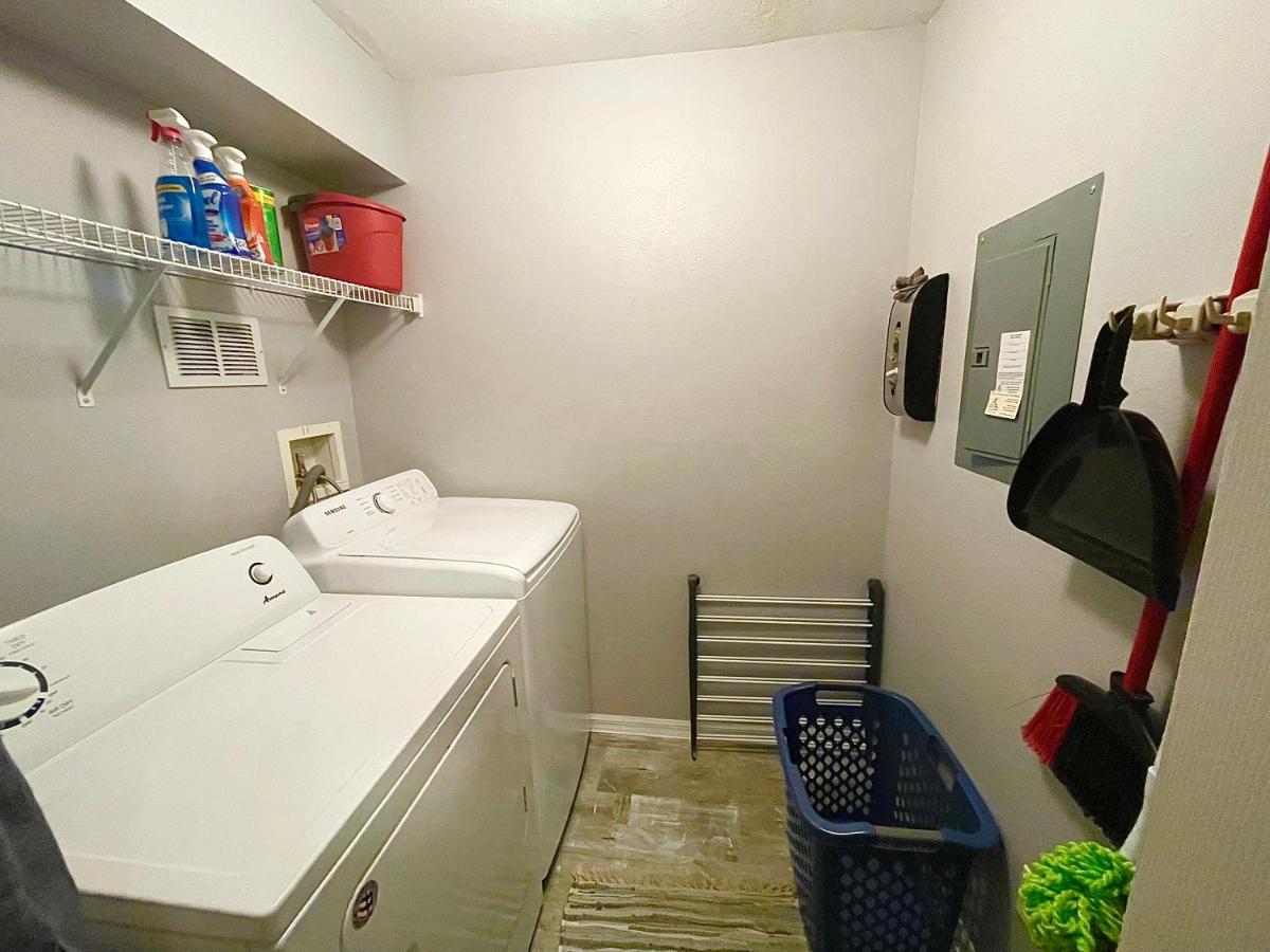 Holiday home Cozy Oasis Near Disney! 4 Bedroom 3 Bath Townhouse!